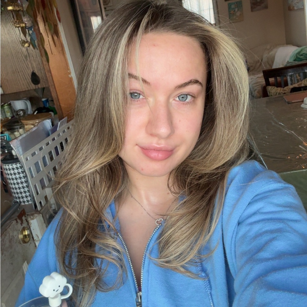 Meet your Posher, Caitlyn